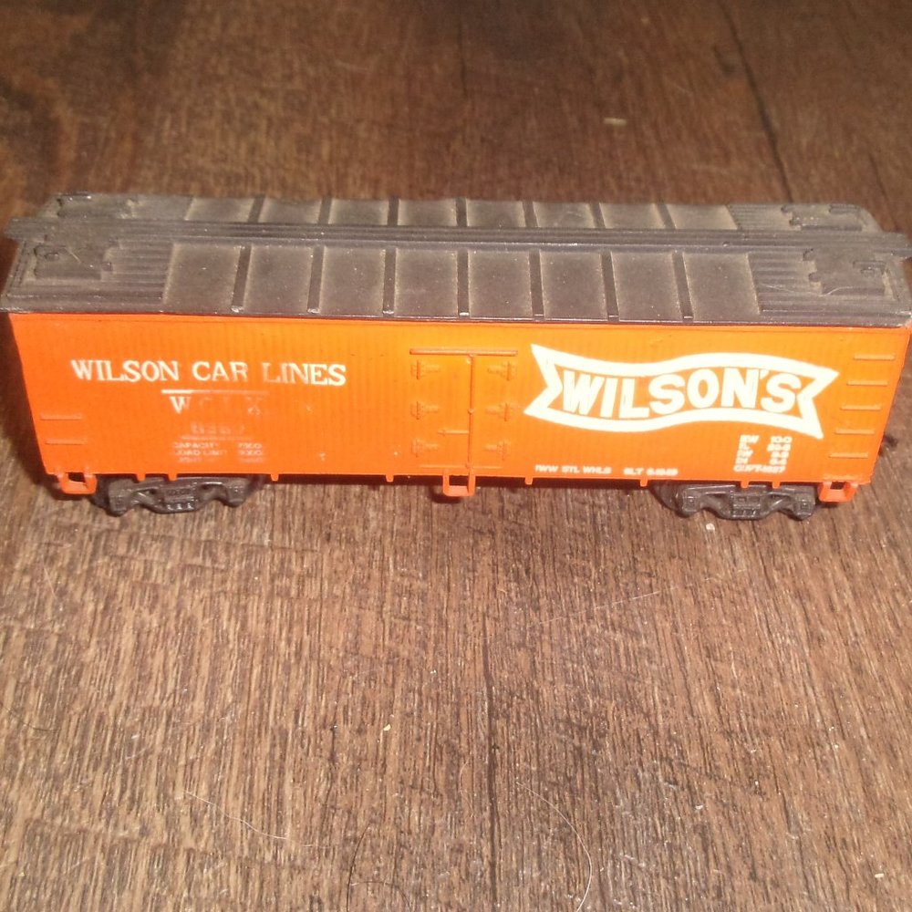 HO Life Like Wilsons reefer train car railroad display